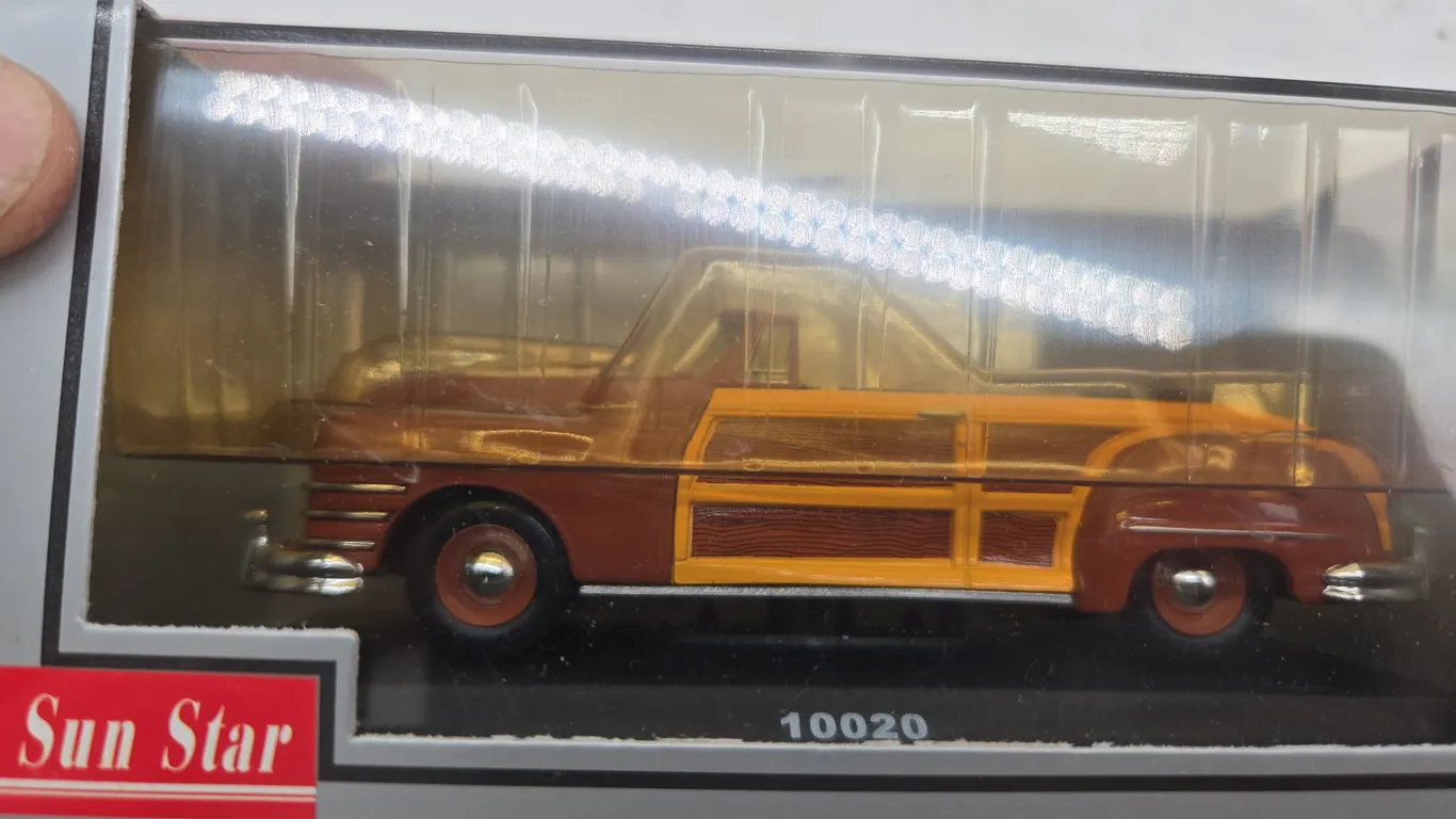 Vintage sunstar brand 1947 Chrysler Town and country diecast collector's car new inbox