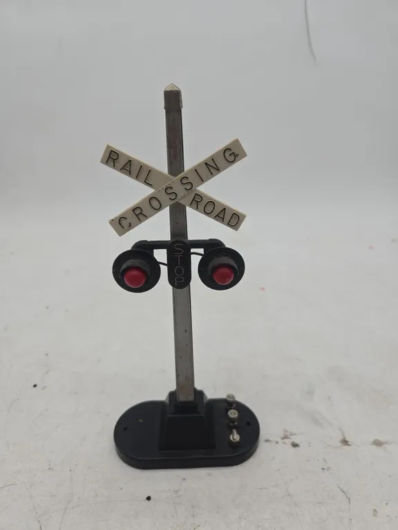 Vintage Lionel trackside scenery railroad crossing signal number 62214