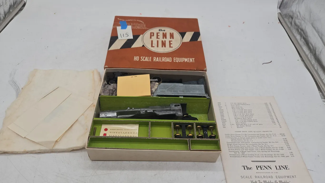 The vintage the pen line HO scale railroad locomotive and tender in original box