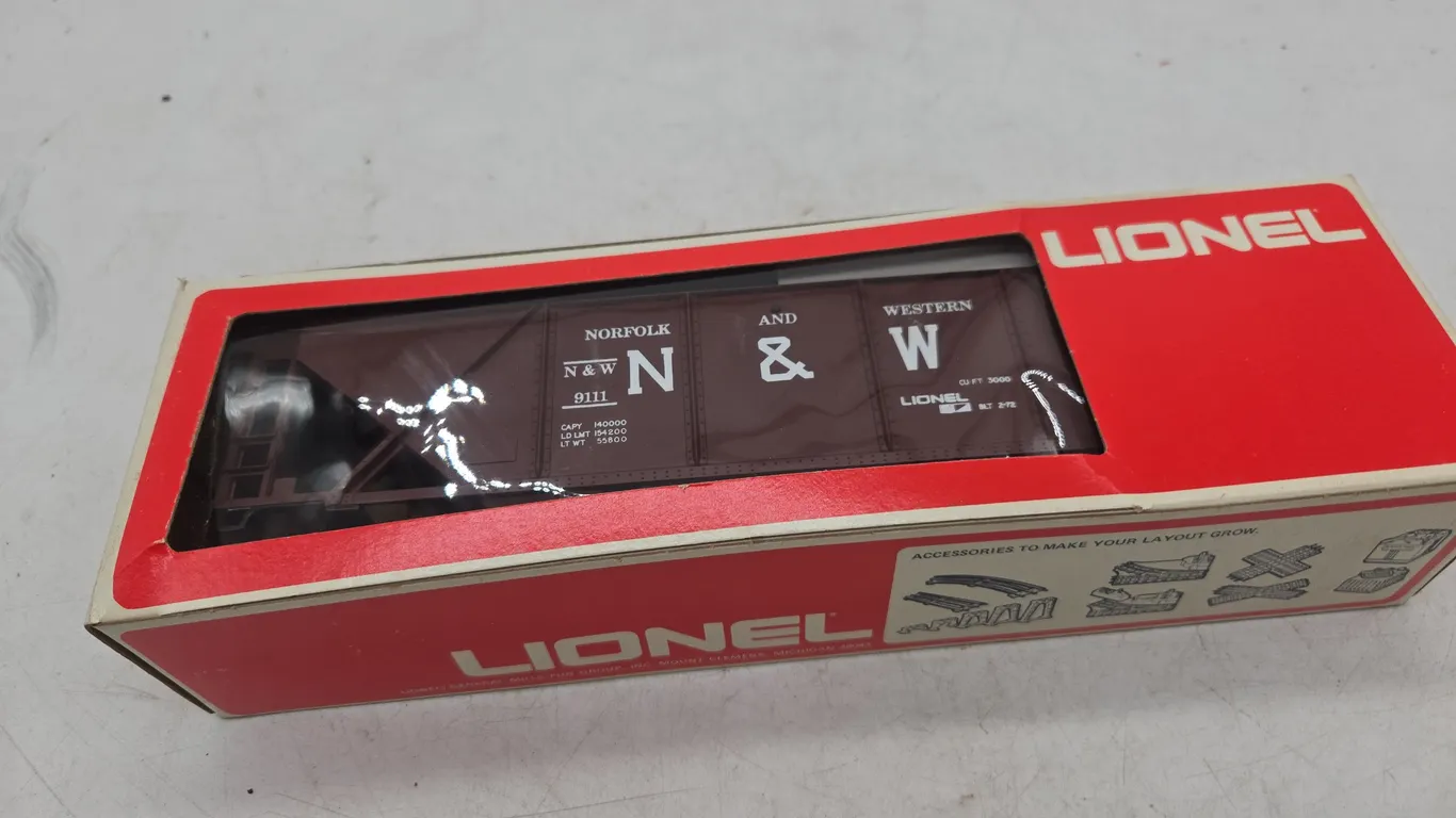 N&W long hopper Lionel train car?