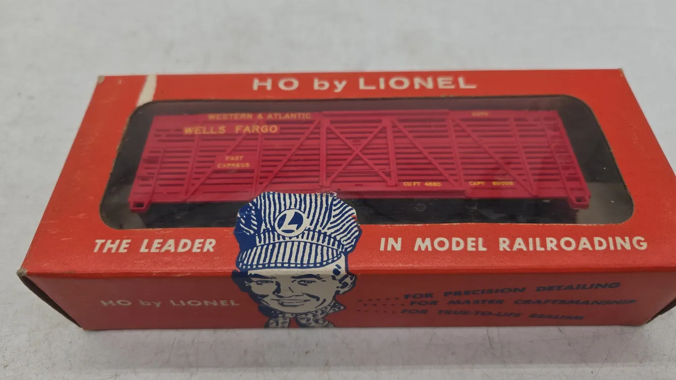 Vintage Lionel HO scale Wells Fargo animated sheriff and outlaw car number 0370 new and original box