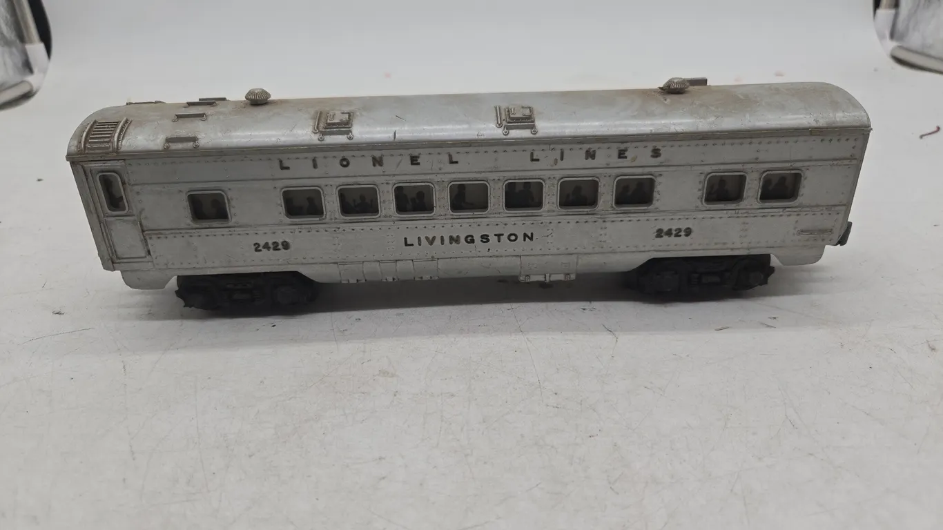 Vintage Lionel lines Livingston number 2429 passenger car