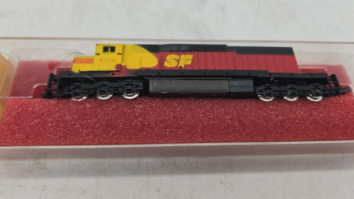 Vintage concours Santa Fe n scale diesel locomotive number 5119 new inbox