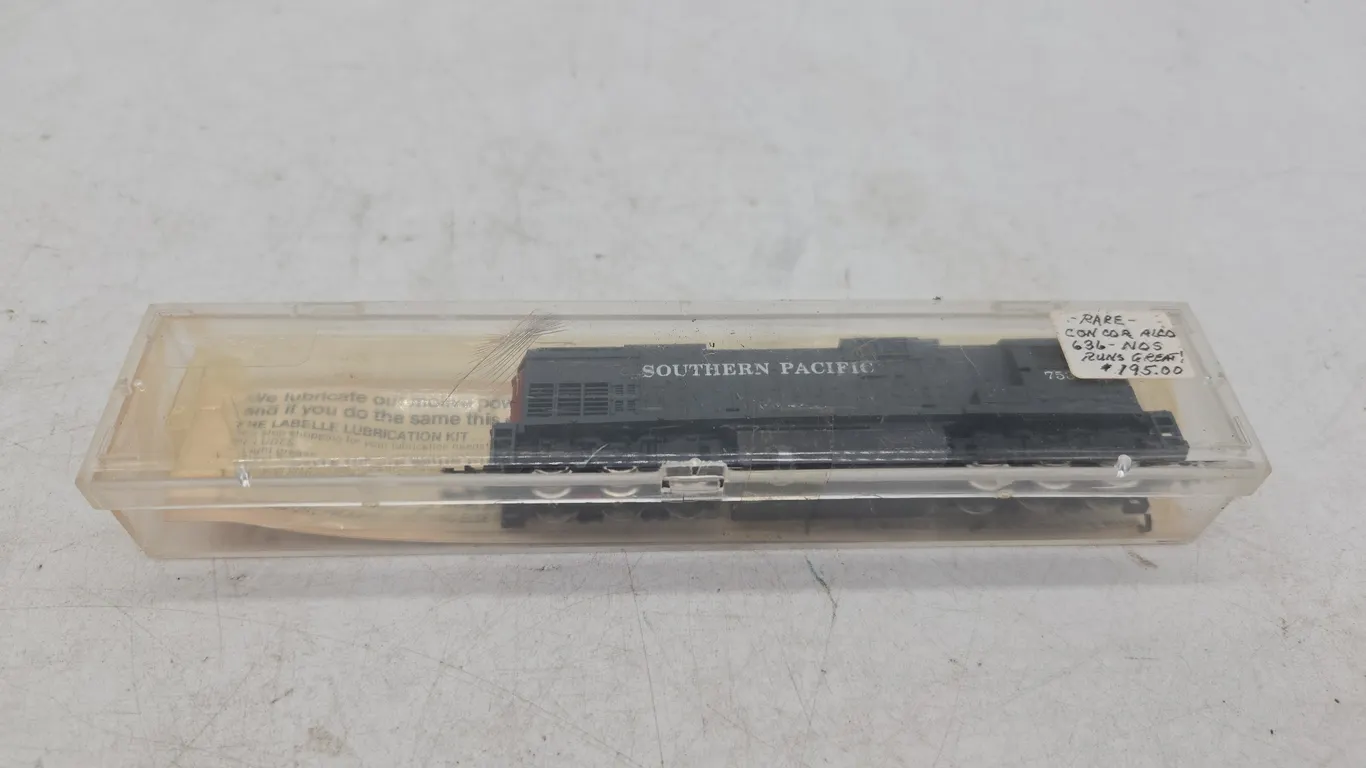 Vintage concours alco N scale number 636 Southern Pacific diesel locomotive new inbox