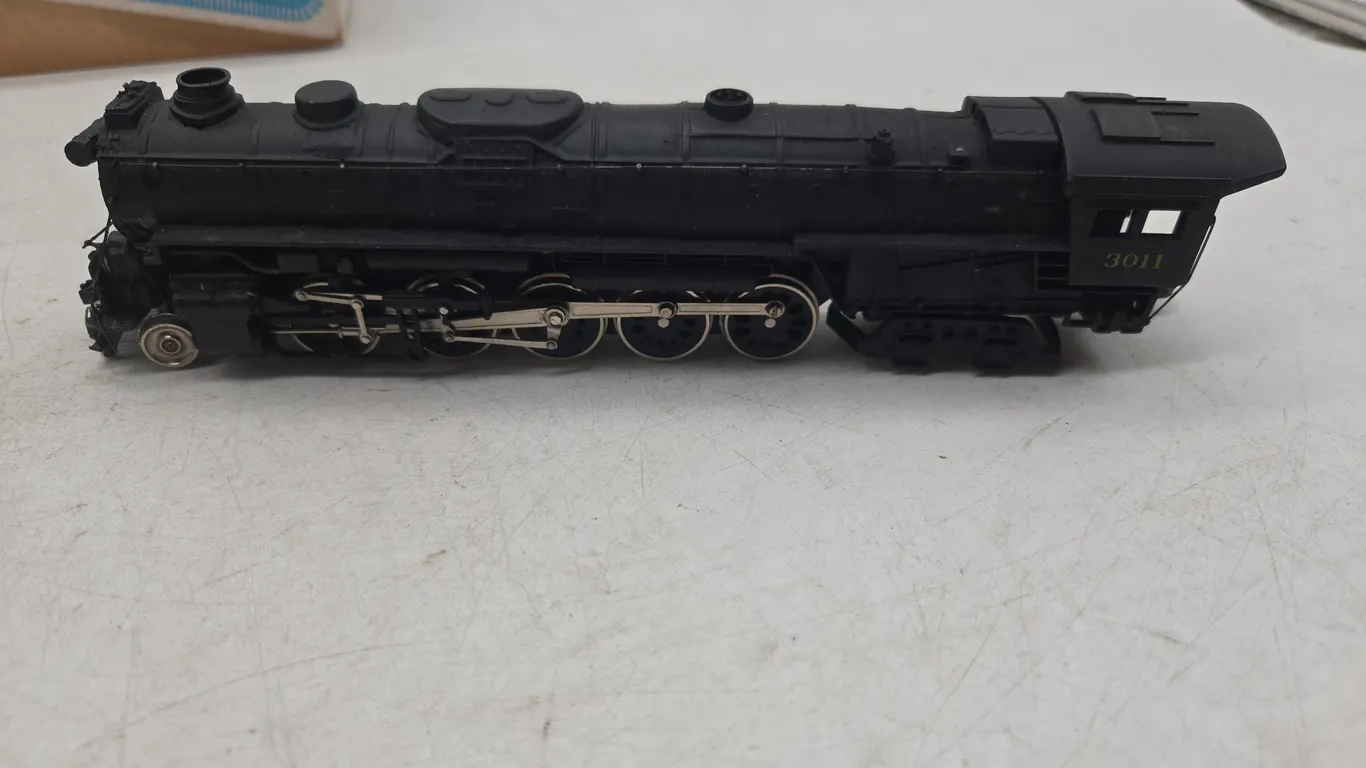 Vintage bachman HO scale number 3011 steam engine locomotive