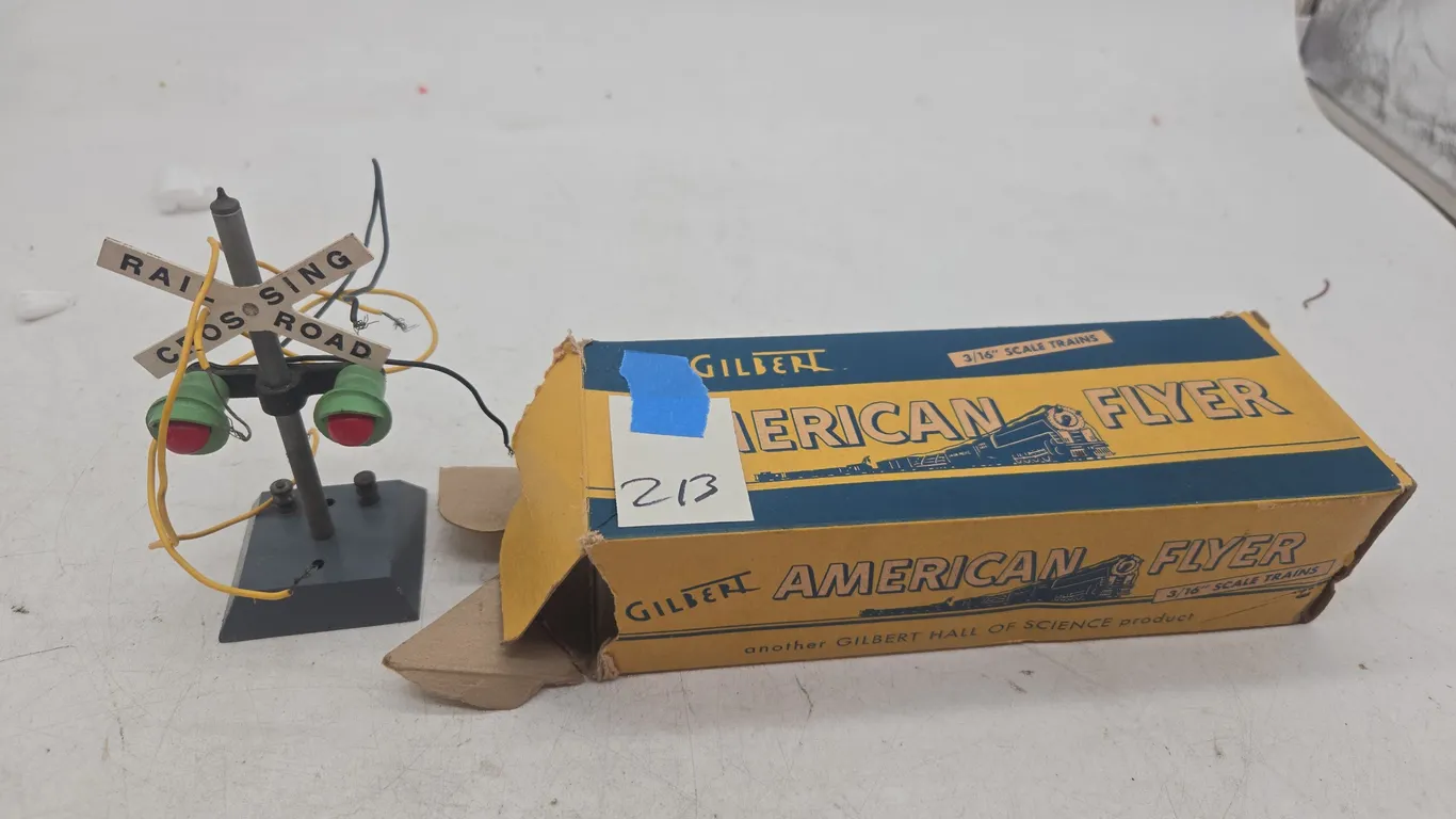 Vintage American flyer number 760 highway flasher in original box