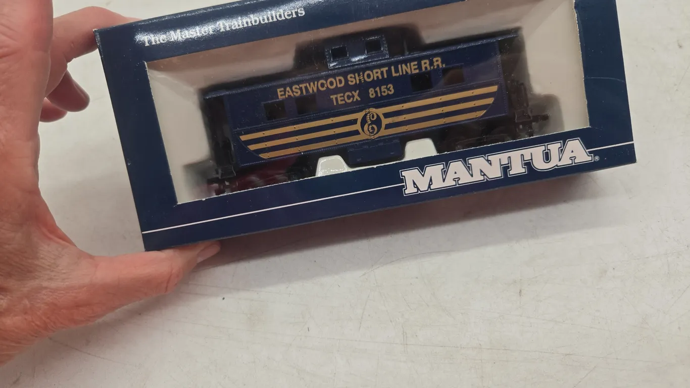 Vintage Mantua special train set Eastwood short line railroad caboose new and original box
