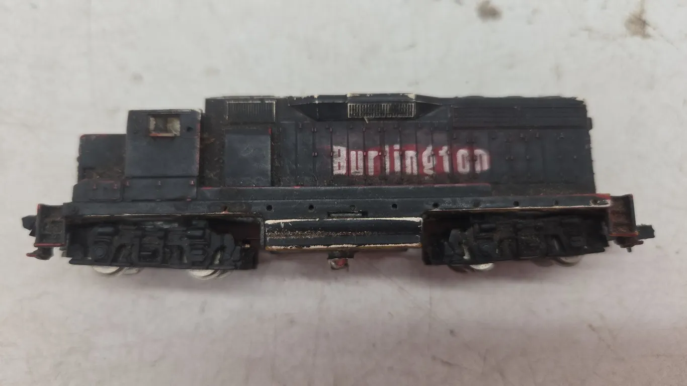 N GAUGE burlington locomotive.