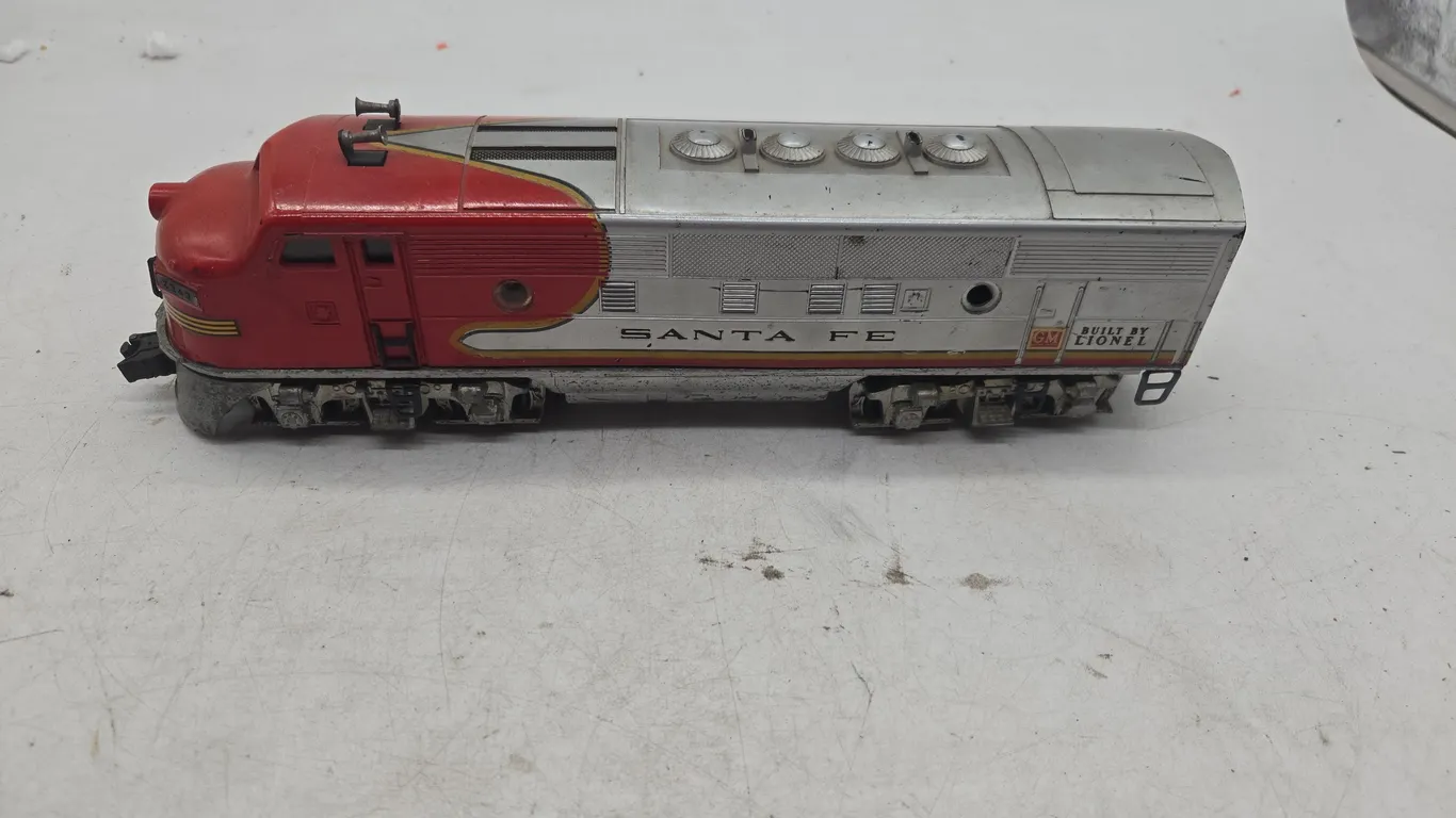 Vintage Lionel Santa Fe number 2333-20 diesel powered locomotive