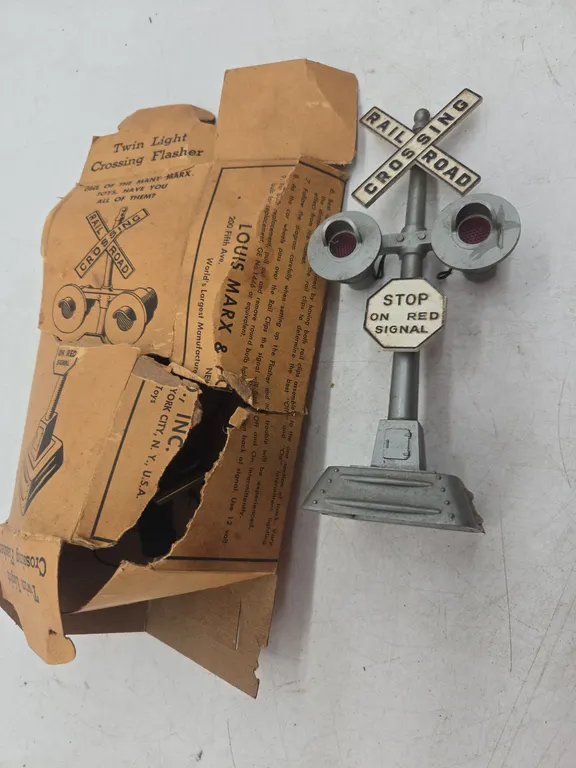 Vintage marxs brand twin light crossing flasher in original box