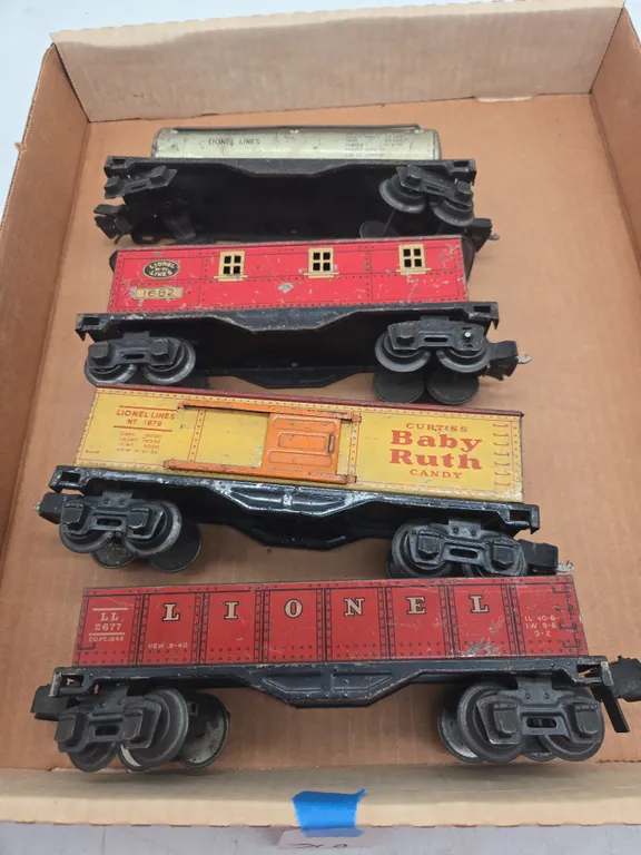 Vintage Lionel lines metal lithograph train cars