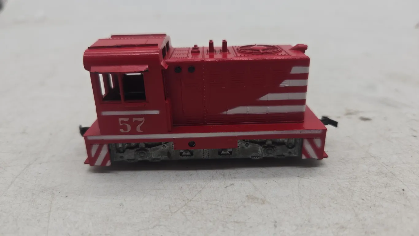 Vintage athearn HO scale diesel switcher locomotive