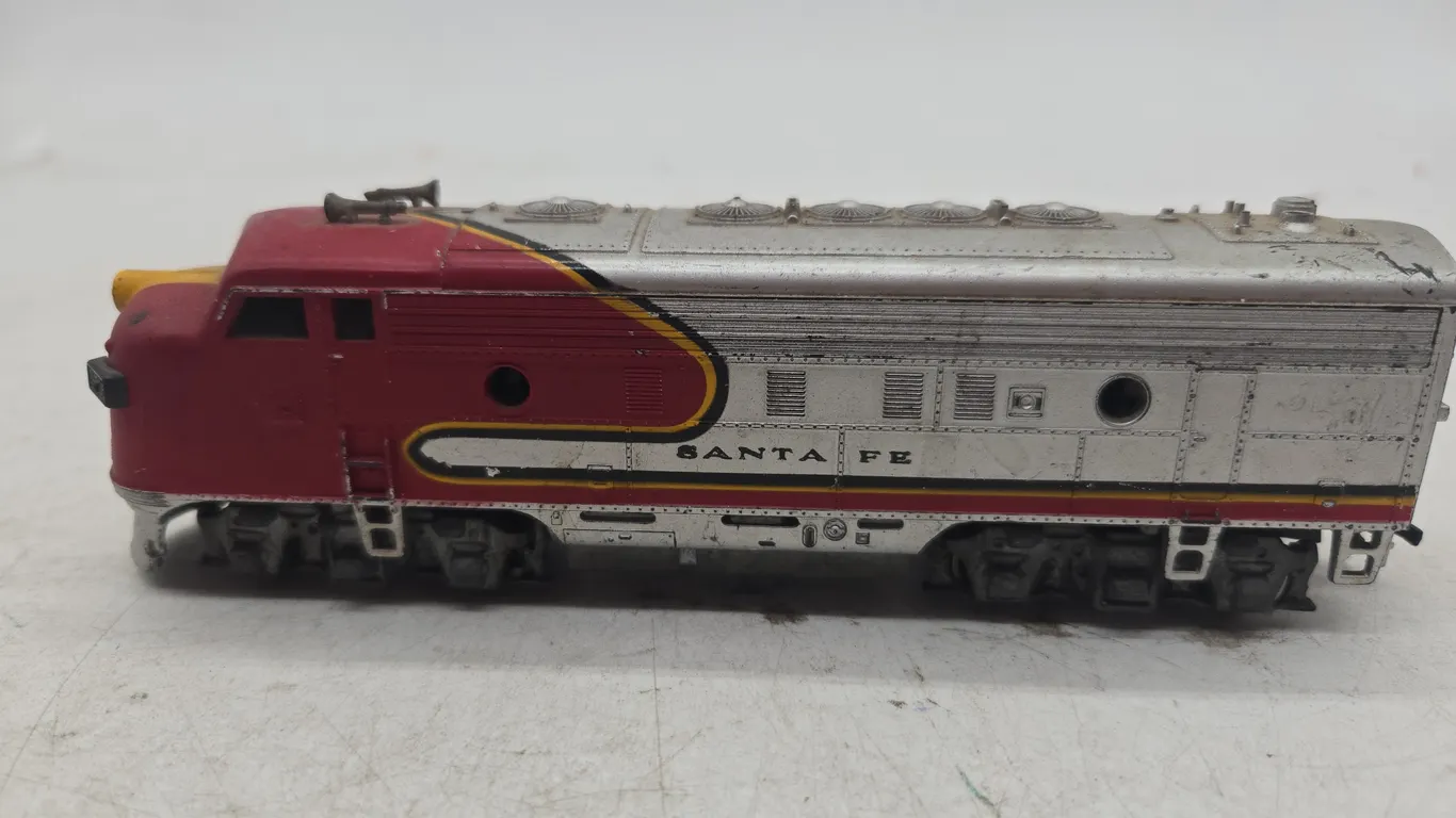 Vintage athurn brand HO scale Santa Fe diesel locomotive