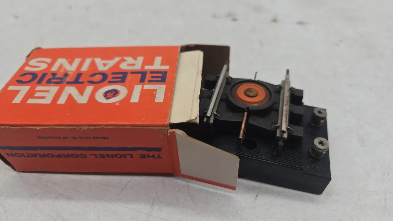Vintage Lionel number 37 uncoupling track set new and original box