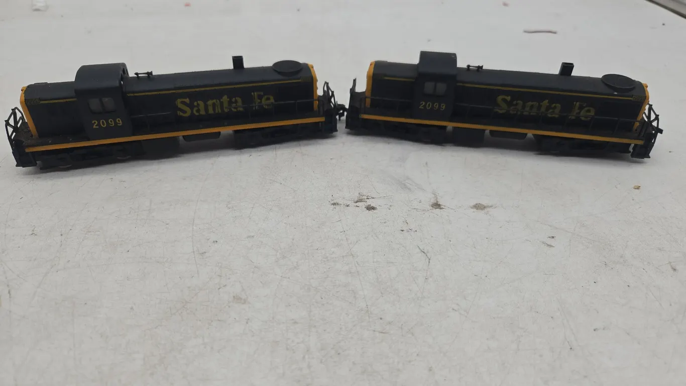 Vintage ahm Santa Fe 2099 diesel powered locomotive and dummy locomotive combination