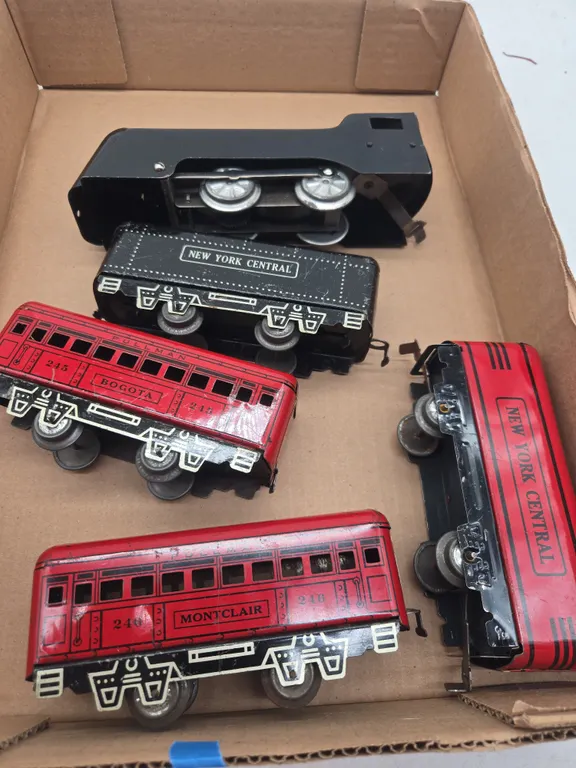 Vintage marxs brand commodore Vanderbilt steam locomotive train set