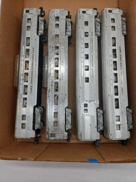 Vintage American flyer Chrome Vista passenger car set