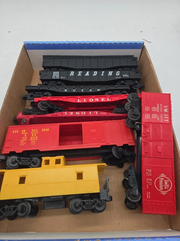 Assorted vintage train cars