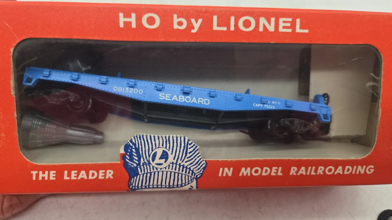 Vintage Lionel Mercury capsule carrying car number 0813 new inbox see pictures