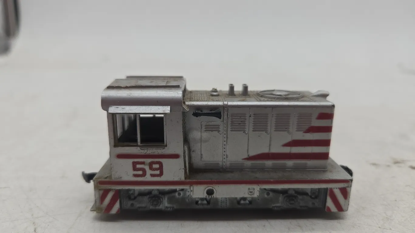 Vintage athurn HO scale diesel switcher locomotive