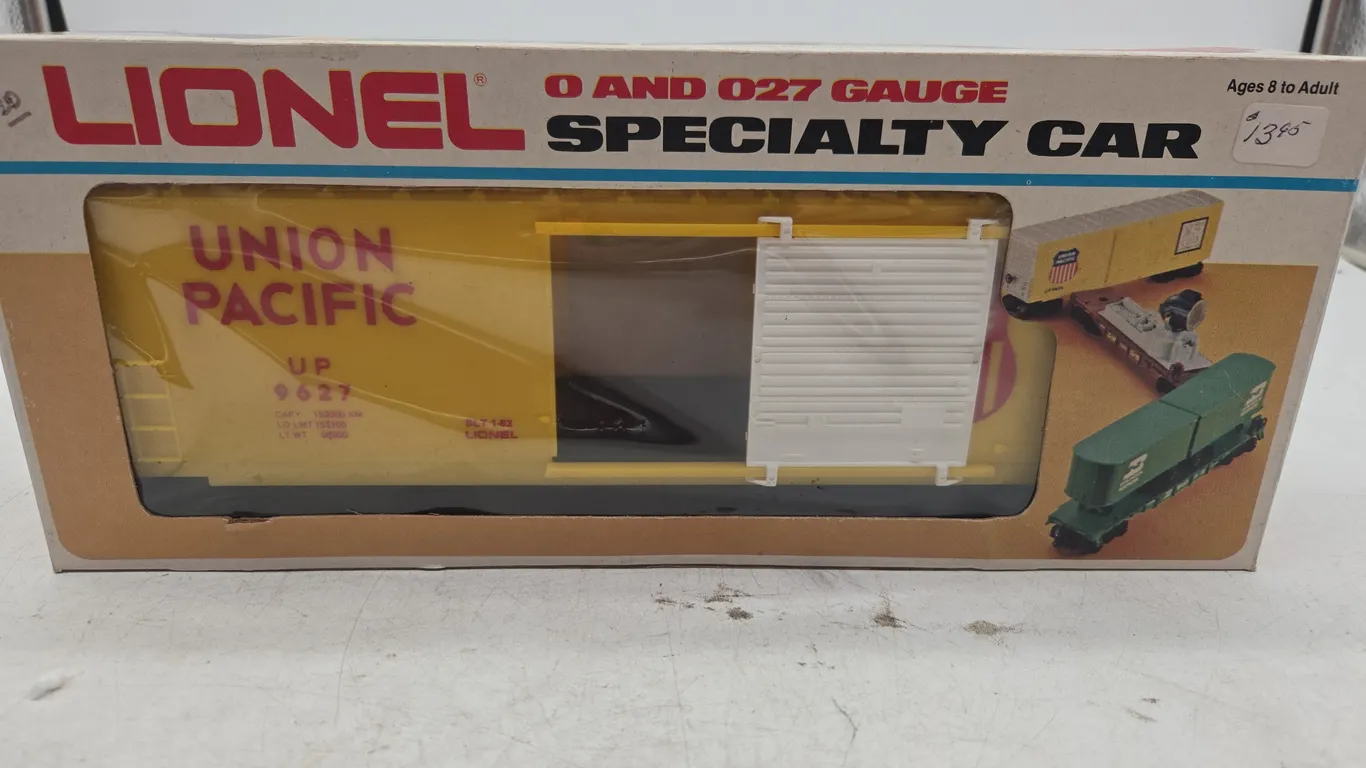 Vintage Lionel number 69627 Union Pacific high cube boxcar new inbox