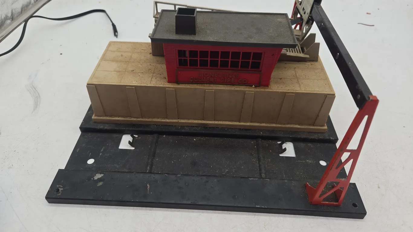 Vintage Lionel number 342 operating culvert pipe loading factory