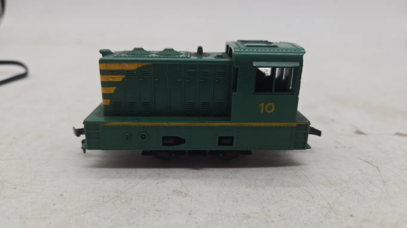 Vintage marxs brand HO scale diesel switcher locomotive
