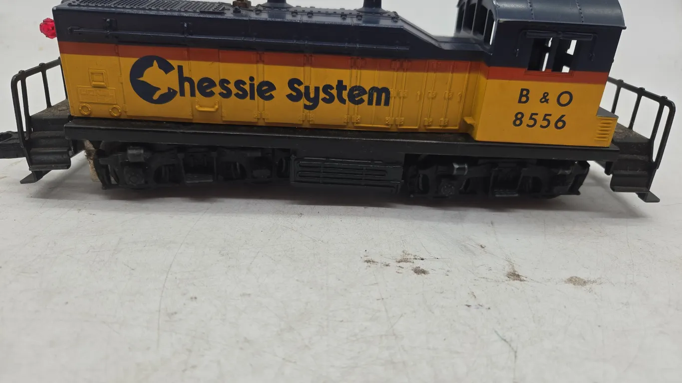Vintage Lionel chassis system diesel switcher locomotive number 8556
