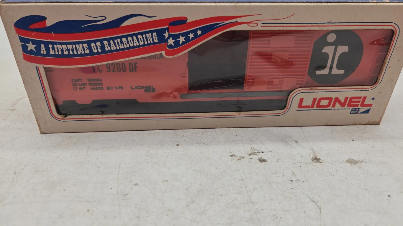 Vintage Lionel IC box car number 9200 new inbox