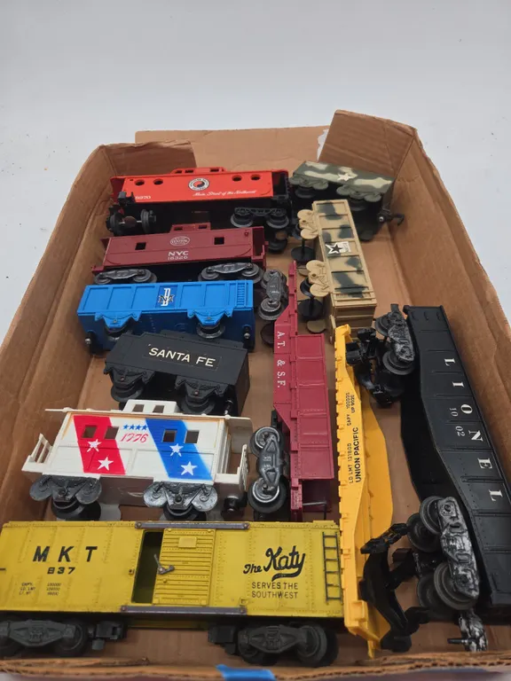 Assorted vintage train cars