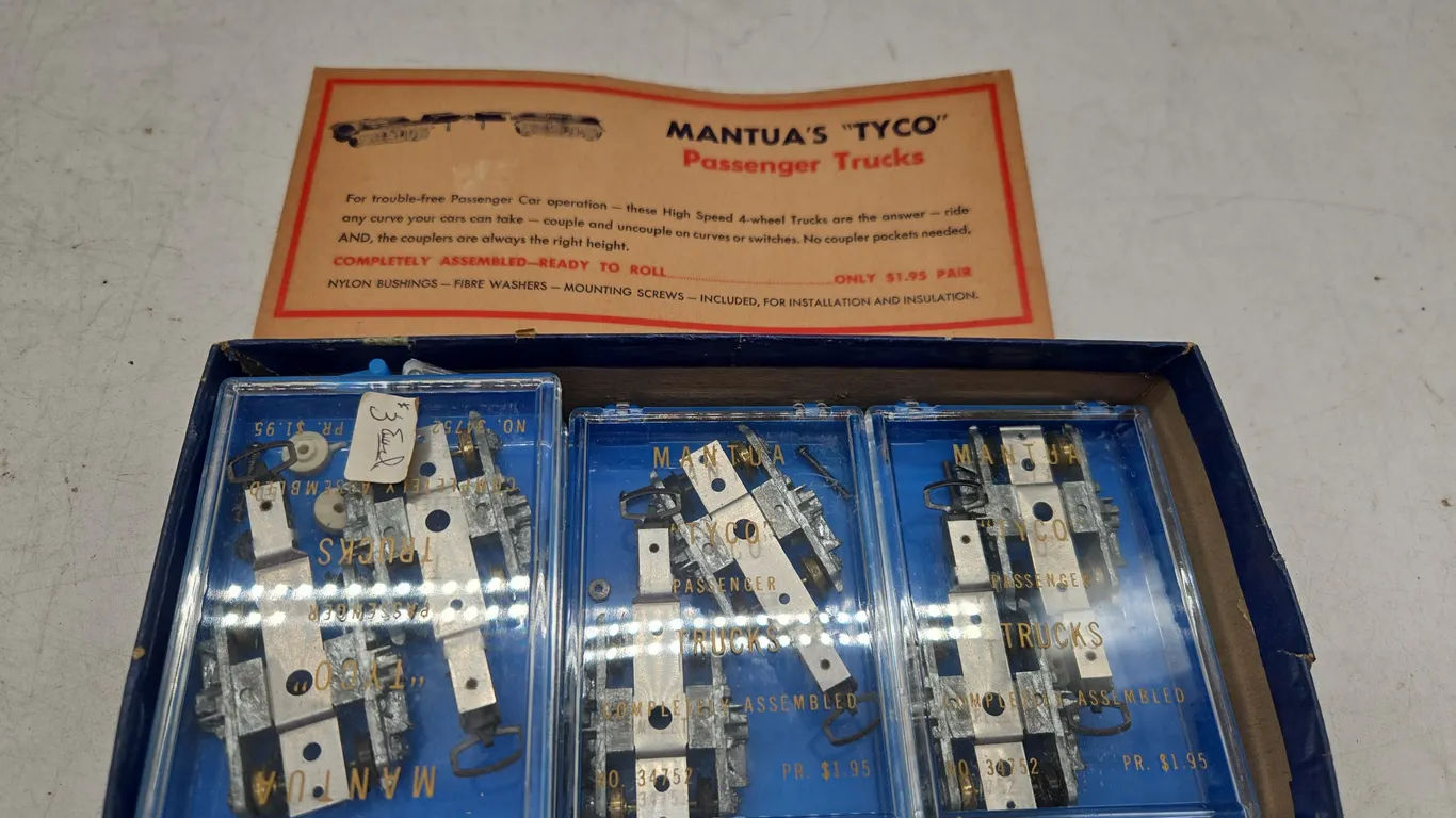 Vintage Manitou train passenger car trucks new in boxes
