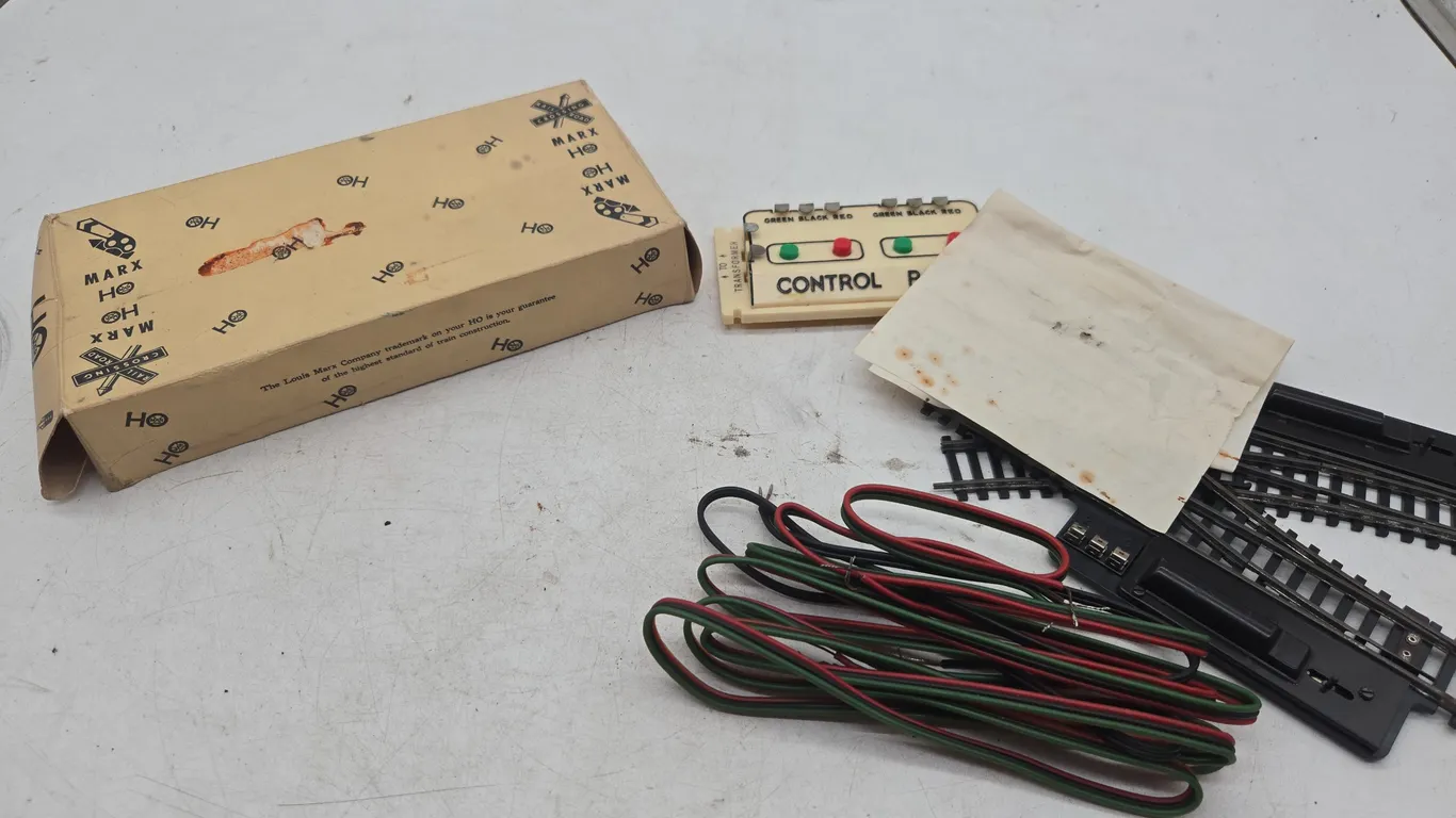 Vintage marxs Brand number 6040 remote control switch set in original box