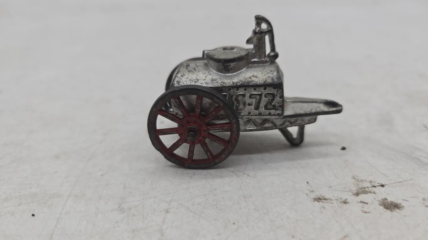 Vintage lead man oil military S70 field soup kitchen wagon