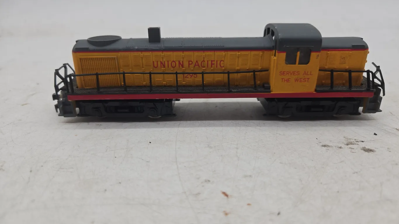 Vintage ahm brand Union Pacific number 1295 diesel locomotive
