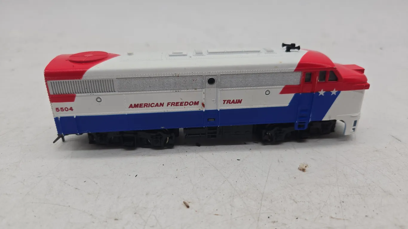 Vintage Lionel number 5504 HO scale American freedom train diesel locomotive