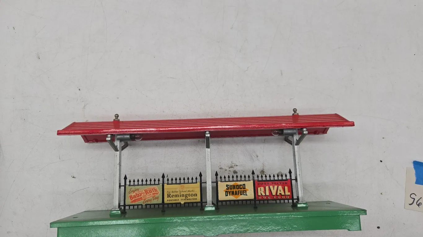 Vintage Lionel number 156 lighted station platform