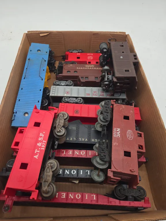 Assorted vintage train cars