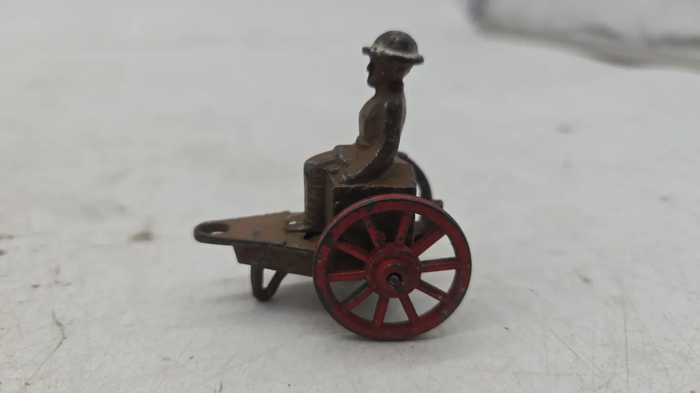 Vintage 1930s lead man oil Barclay ammo carrying soldier