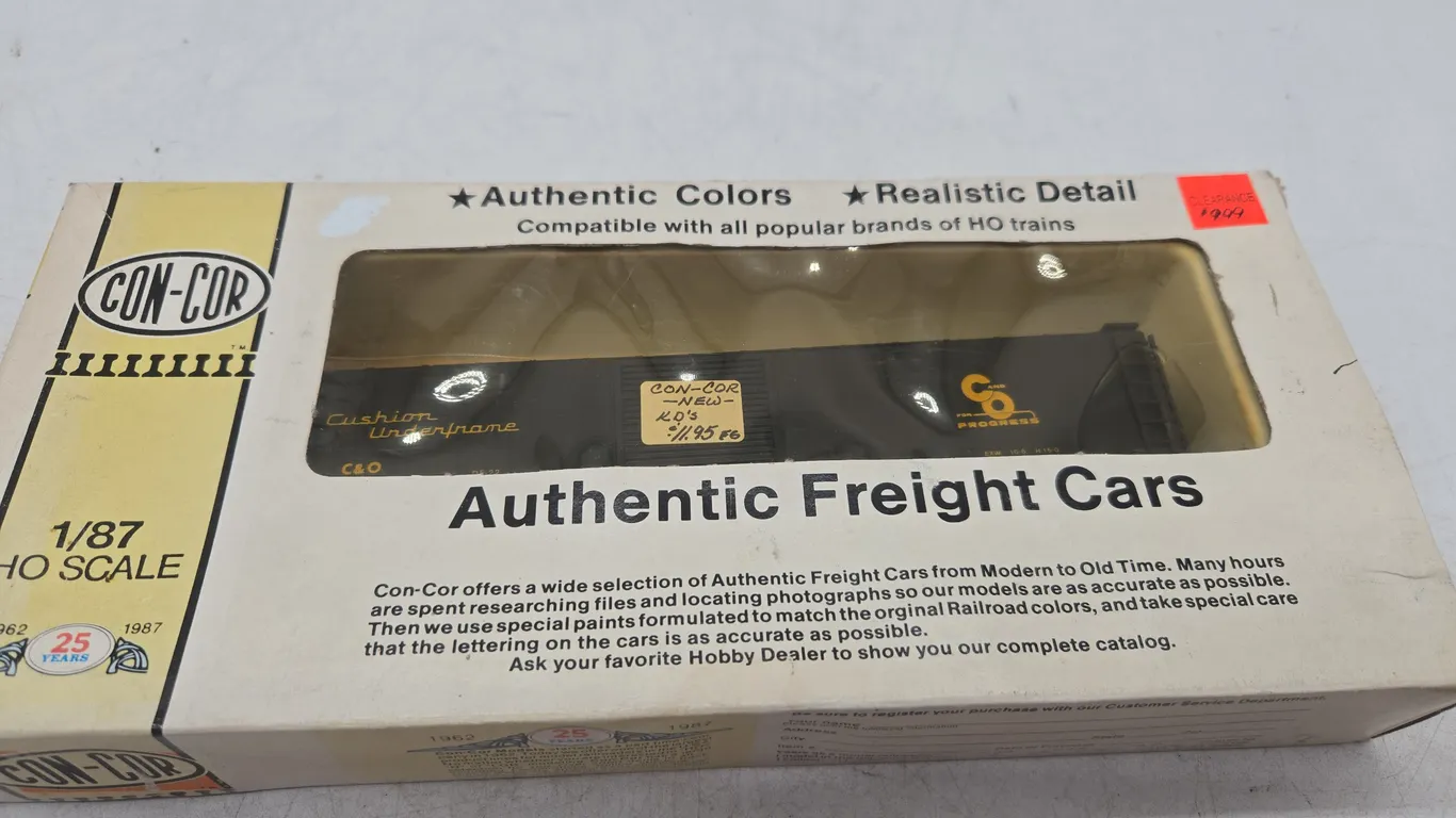Vintage concours brand chessie system progress freight car new and original box