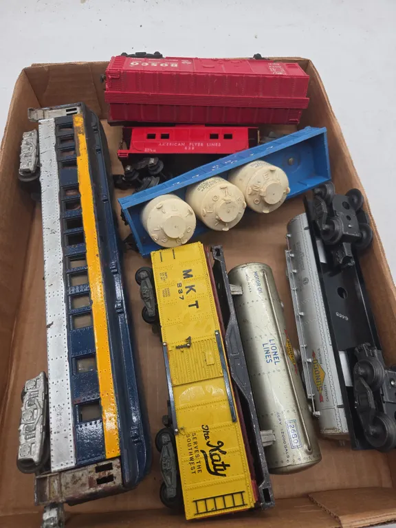 Assorted vintage train cars
