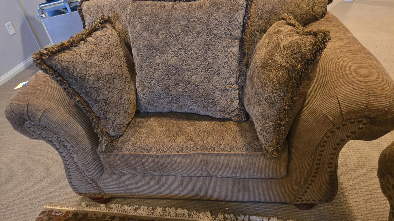American standard brand oversized a chair and a half with accent pillows