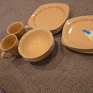 Vintage retired Oneida culinary light yellow dinnerware