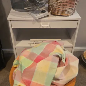 Assorted housewares