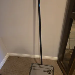 Rubbermaid manual sweeper