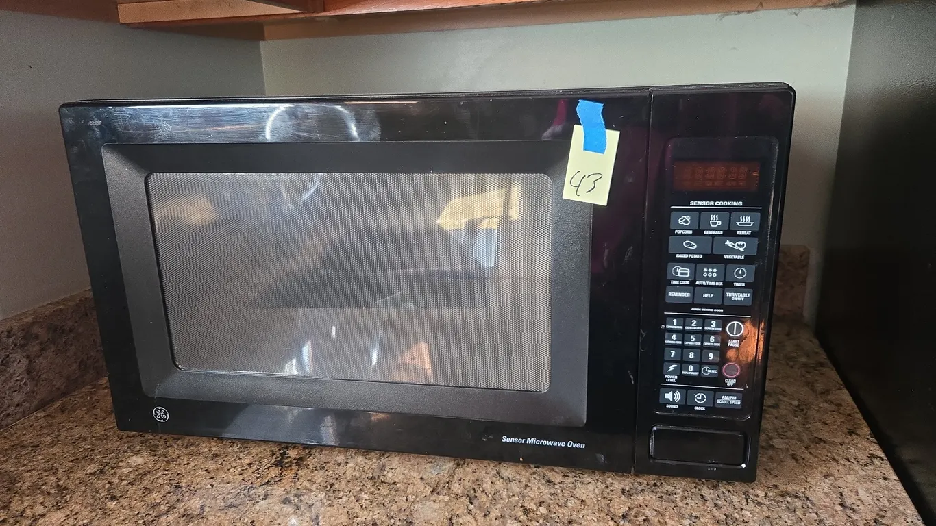 General electric brand countertop microwave oven