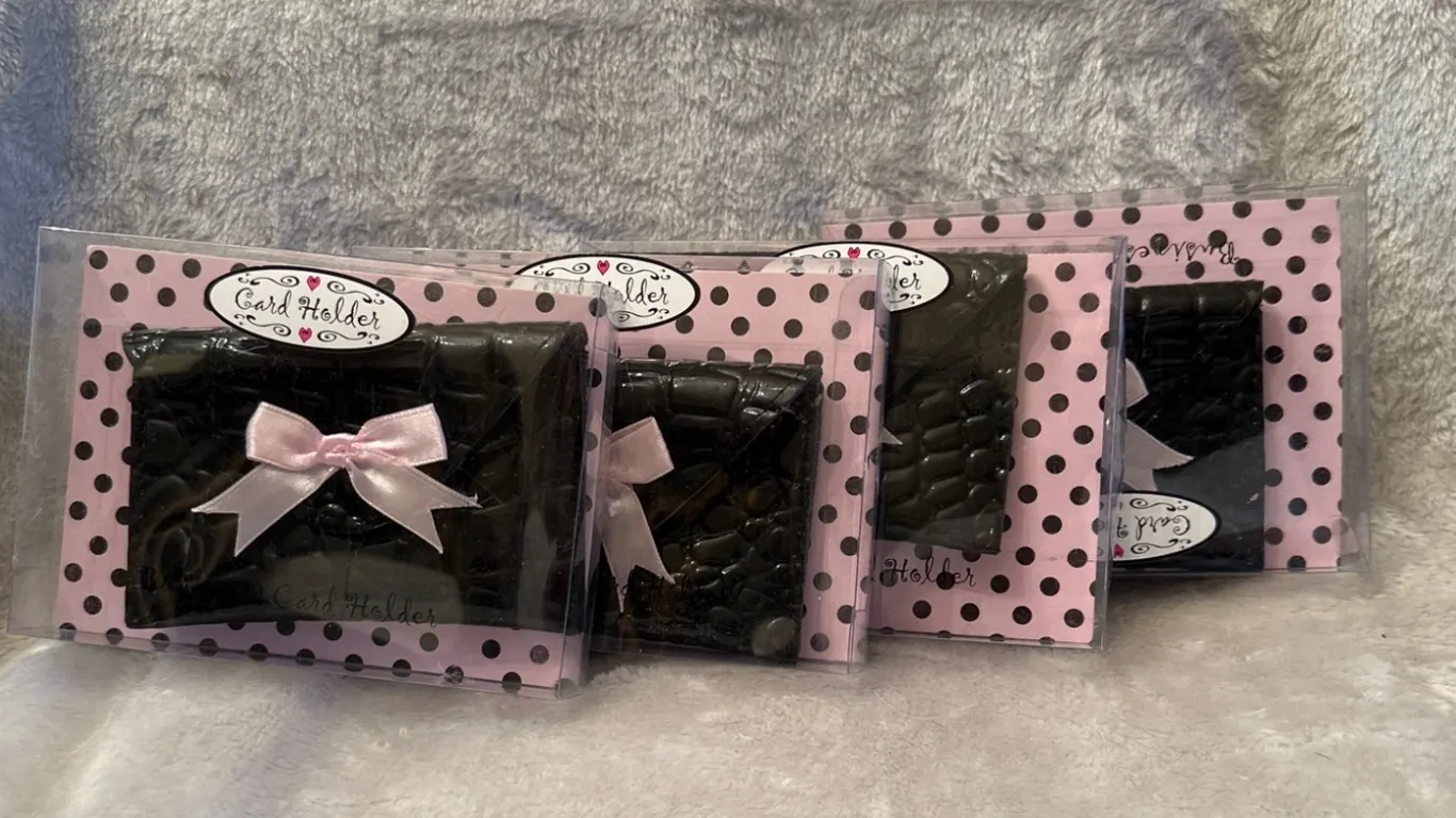 4 Card Holders With Pink Bow Decoration in Original Packaging