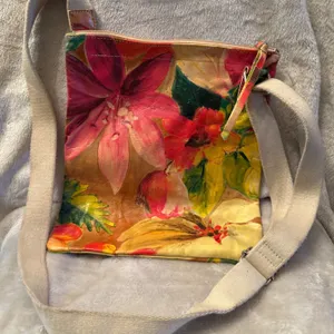 Floral-Patterned Crossbody Bag with Adjustable Strap and Canvas Trim
