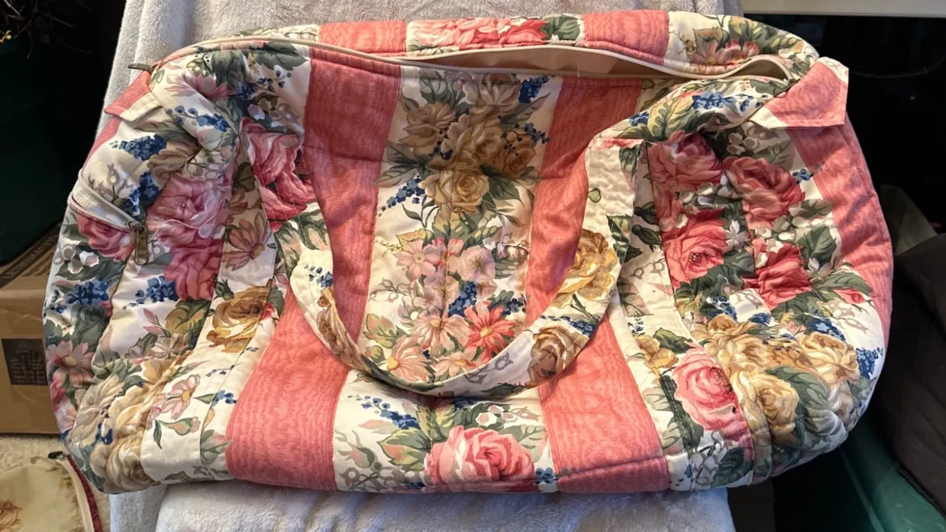 Gloria Rae Accessories Floral Quilted Overnight Duffle Bag