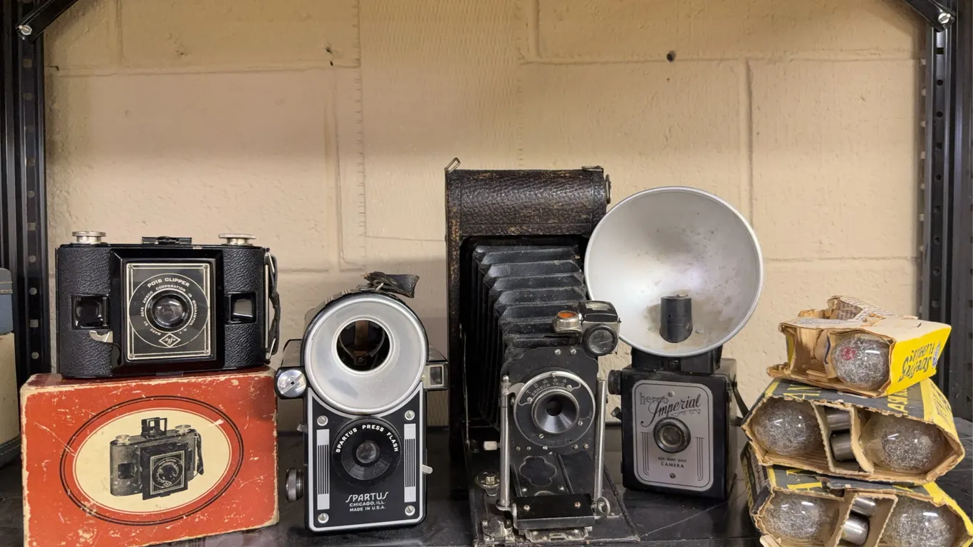 Antique & Vintage Cameras, Flash Attachments & Flashbulbs