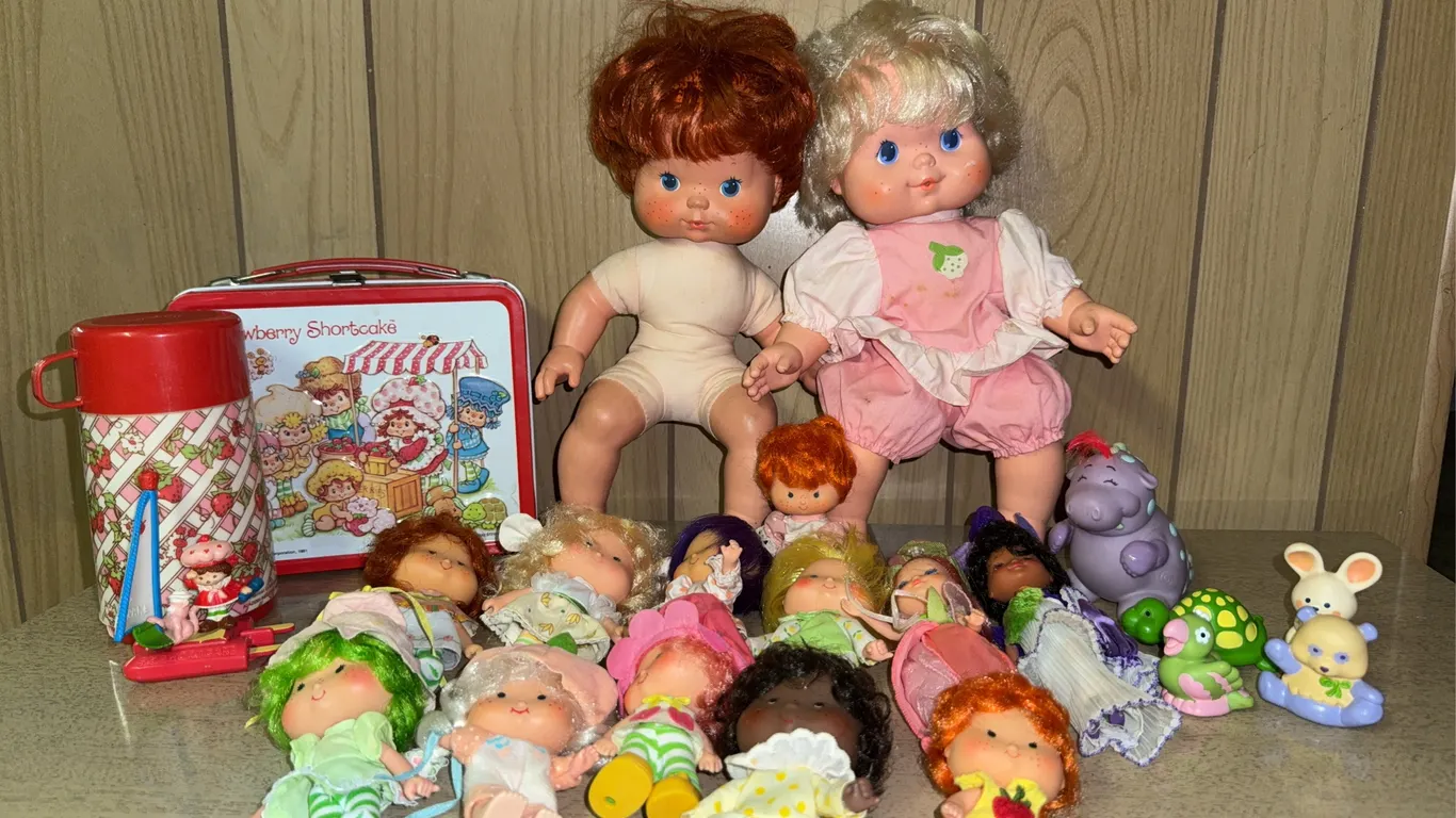 Vintage Strawberry Shortcake Dolls, Miniatures & Lunchbox Collection
